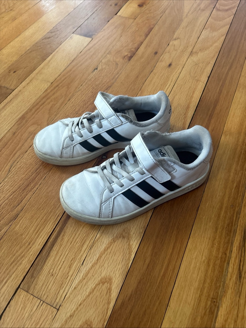 Adidas GRAND COURT Kids Shoes Size US 1.5 Uk 1  Sneakers